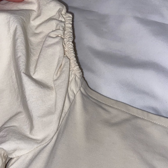 🦢 Express Eyelet Puff Sleeve Top 🦢 - Picture 10 of 10